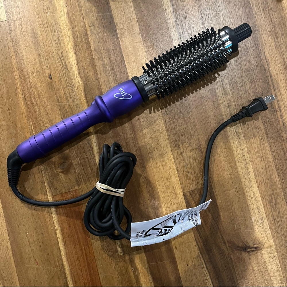 Ion Titanium Pro Brush Iron Model 708c 1 1/4” barrel Curl or Straighten 400°